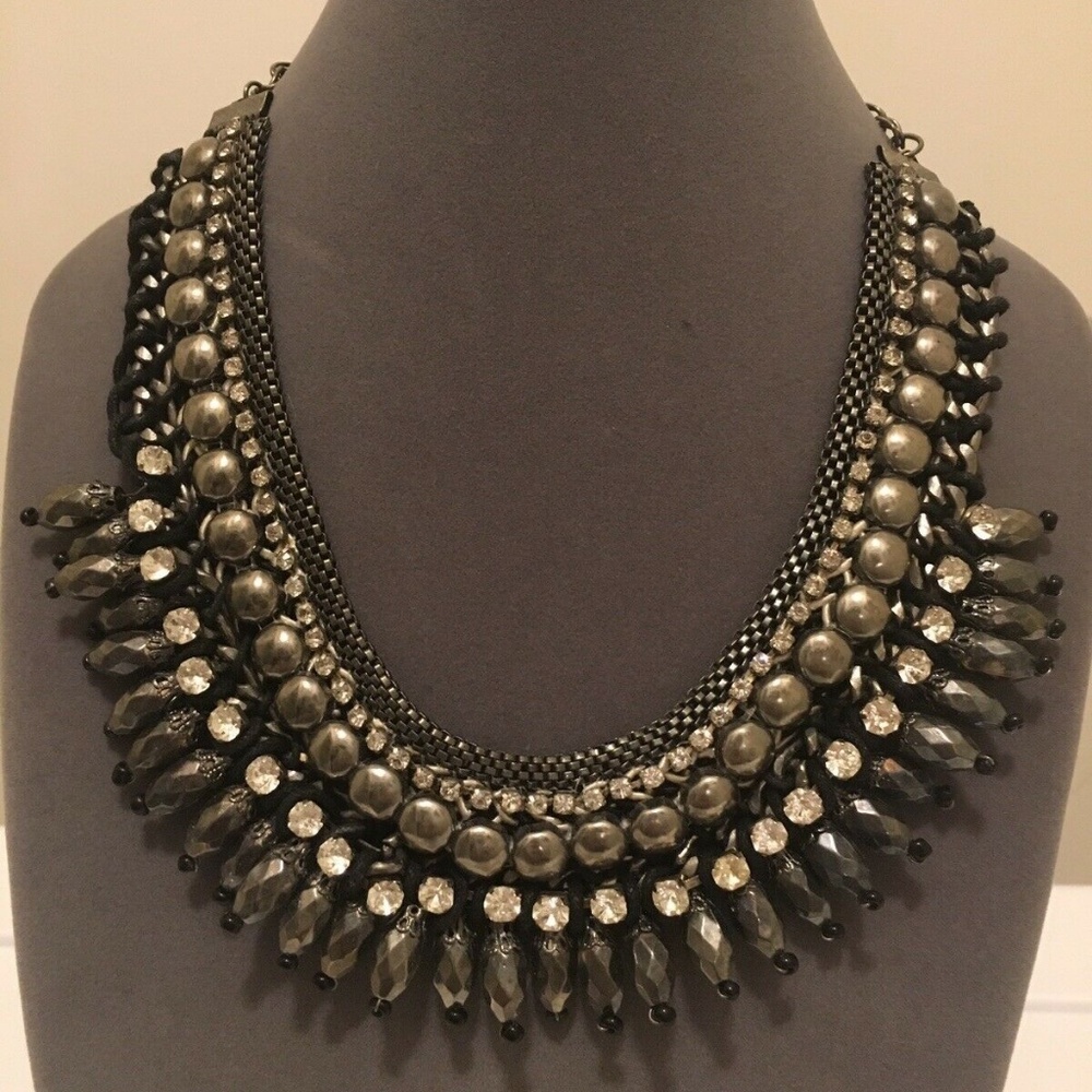 Beautiful Vintage black, rhinestone, metal neckace